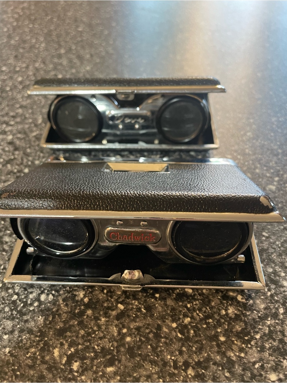 Portable opera glasses/binoculars